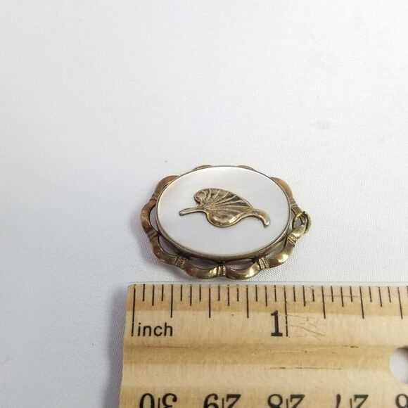 Vintage Sterling Silver Gold Filled Locket Pendant, Leaf Design, Mother of Pearl - Picture 6 of 8